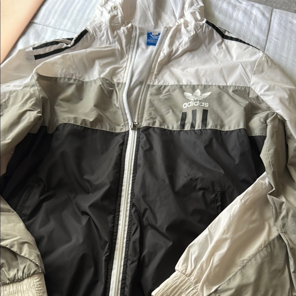 Adidas Men's White and Gray Windbreaker